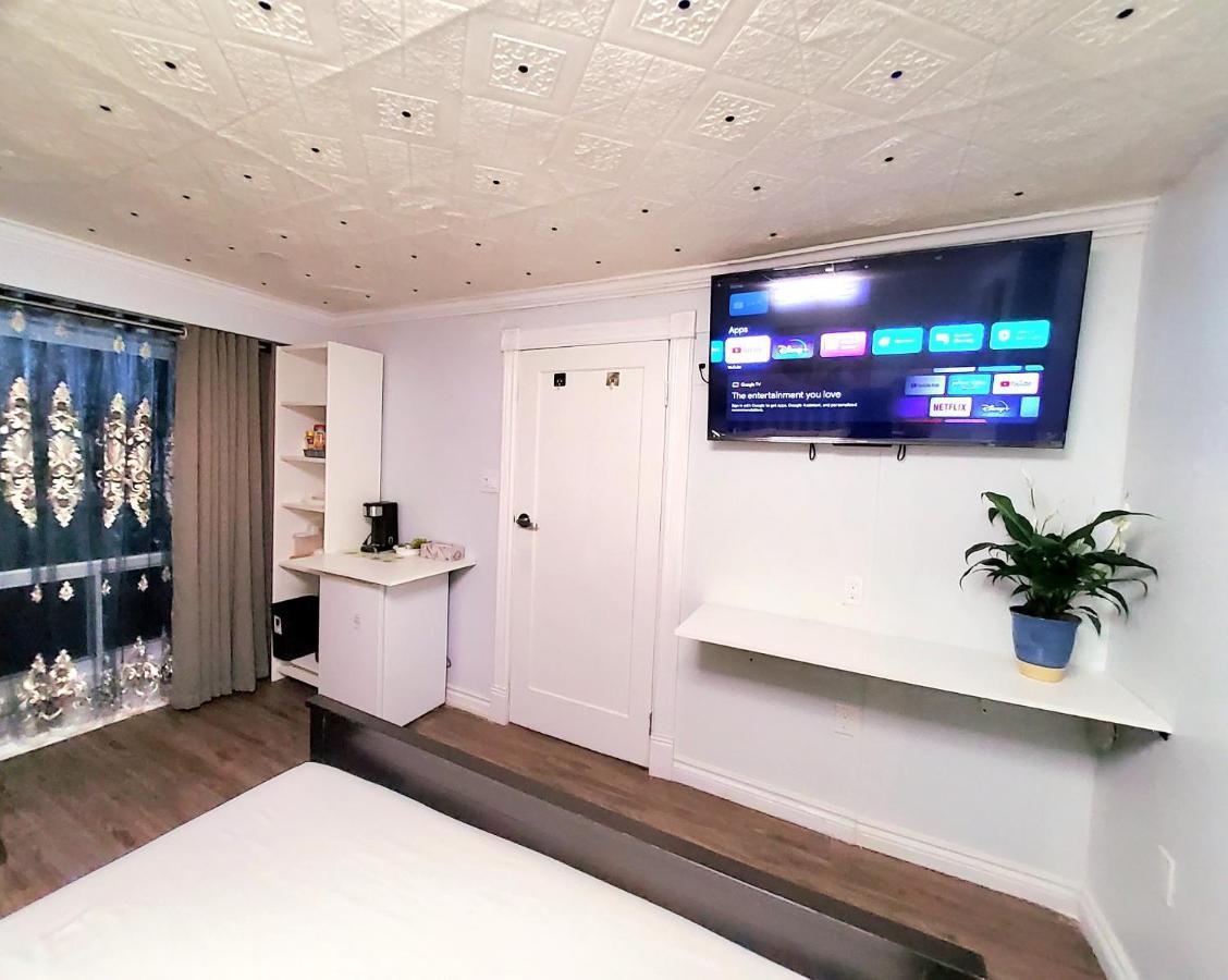 Renovated Cozy Bedroom With Private Washroom Toronto Eksteriør bilde