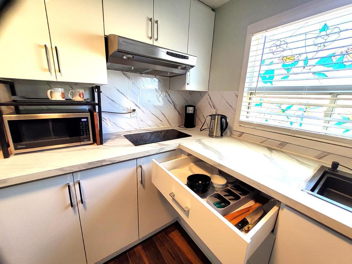 Renovated Cozy Bedroom With Private Washroom Toronto Eksteriør bilde