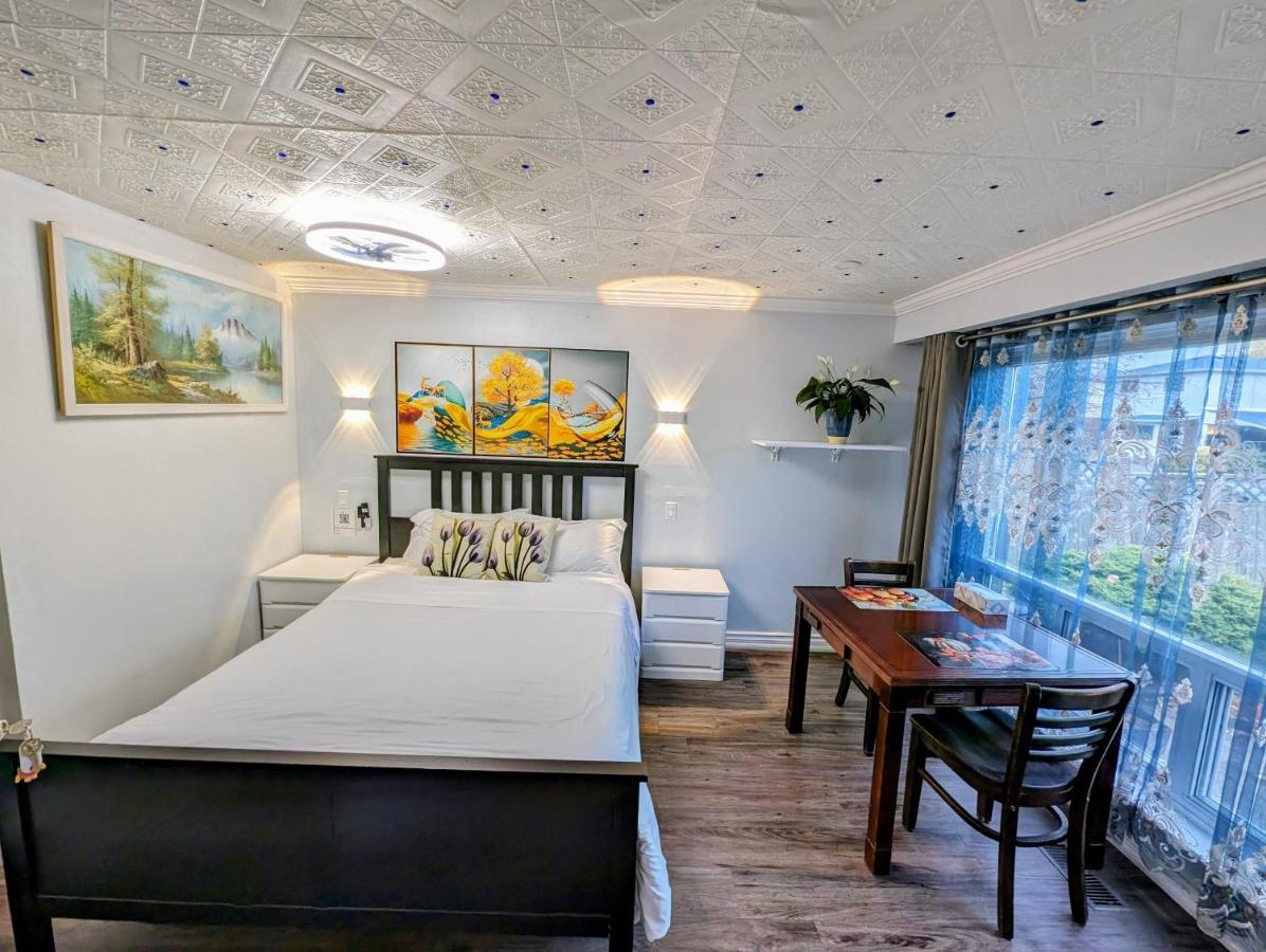 Renovated Cozy Bedroom With Private Washroom Toronto Eksteriør bilde
